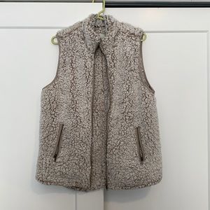 Thread & supply Sherpa vest
